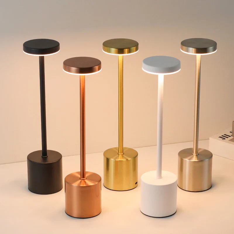 Luminária de Mesa de Metal Clássica com luzes LED e sensor de toque recarregável