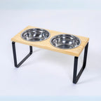 Suporte Duplo Elevado com Potes Inox para Cachorro e Gato – Base em Madeira Envernizada e Pés de Aço
