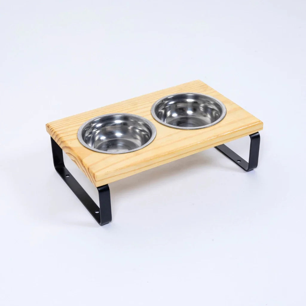 Suporte Duplo Elevado com Potes Inox para Cachorro e Gato – Base em Madeira Envernizada e Pés de Aço