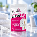 Embalagem do alvejante em pó Decoricasa AlvejaPro com oxigênio ativo, ideal para remover manchas difíceis em tecidos.