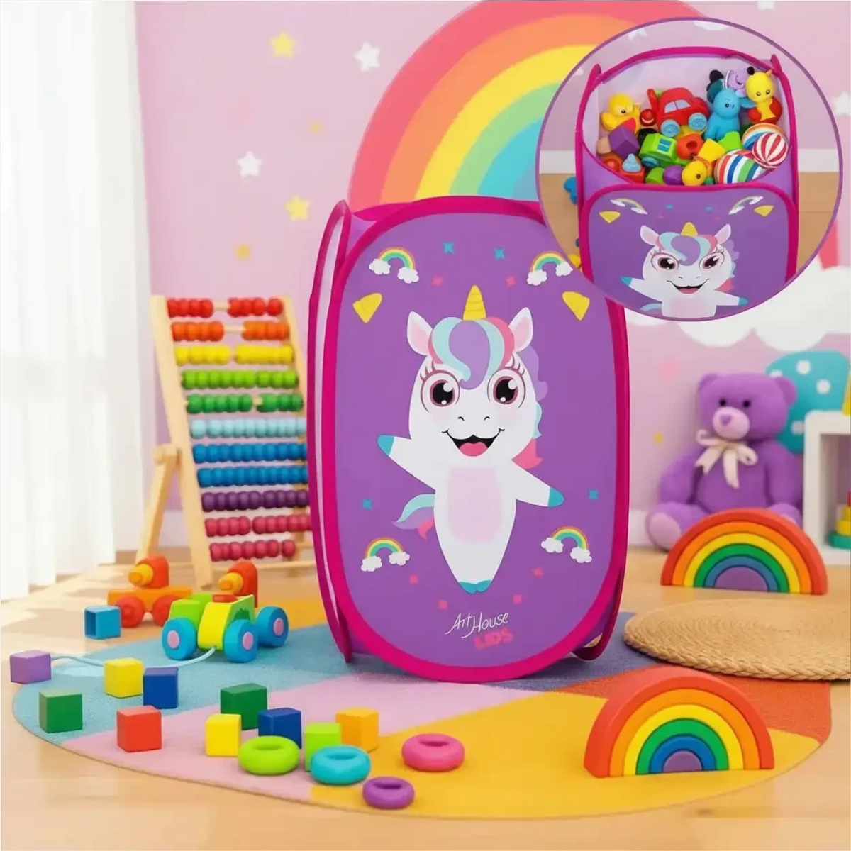 Cesto organizador de brinquedos Decoricasa roxo com estampa de unicórnio, dobrável e feito de tela respirável.