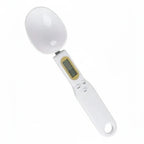 Colher medidora digital branca Decoricasa com visor LCD para pesagem precisa de ingredientes culinários