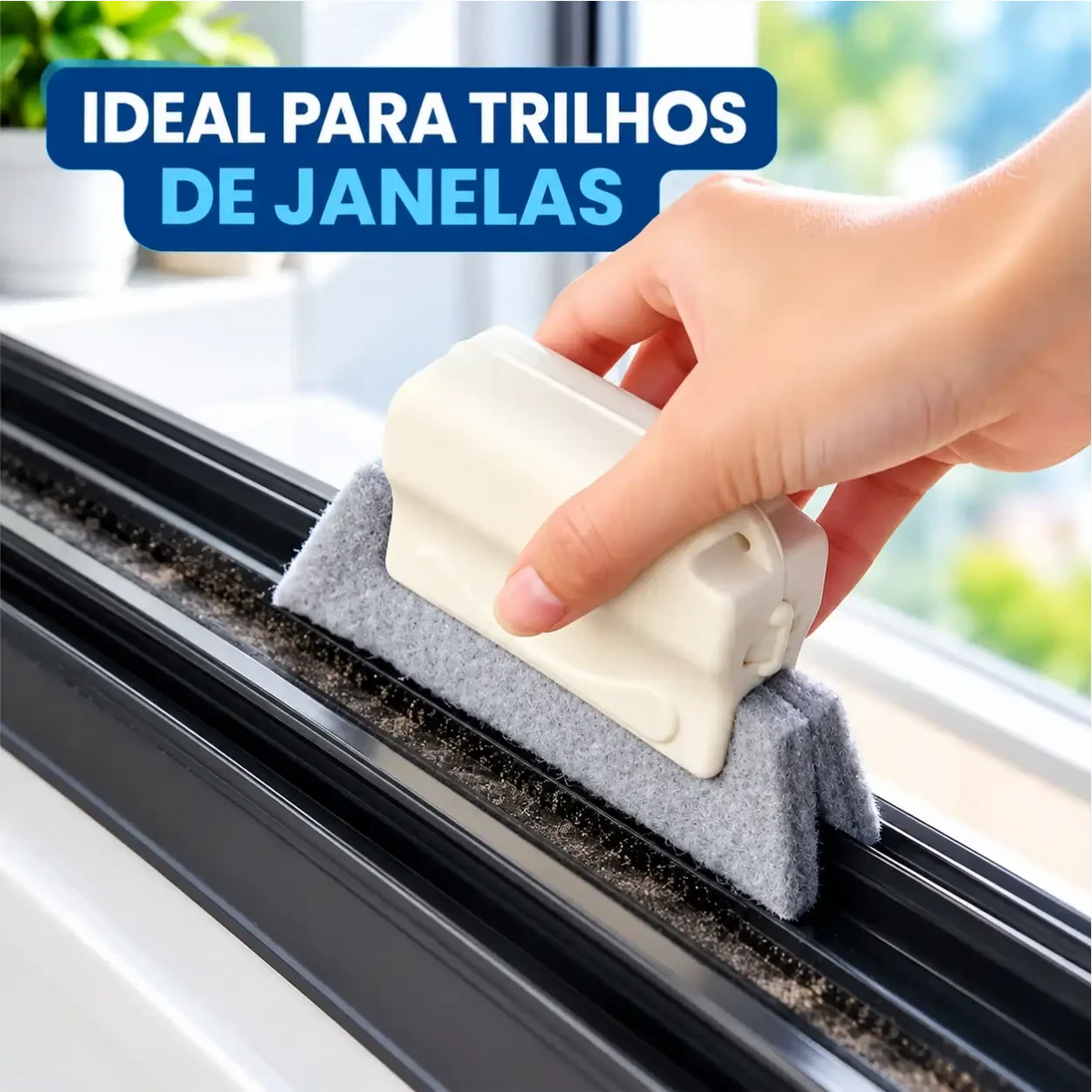 Escova de limpeza FrestaClean Decoricasa removendo sujeira de trilho de janela com cerdas de feltro cinza