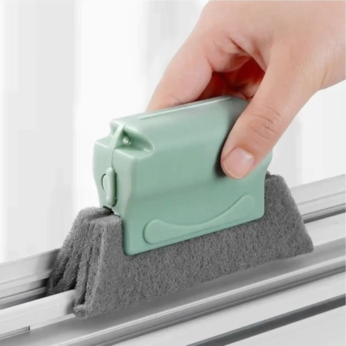 Escova de limpeza Decoricasa verde com fibra cinza para trilhos de janelas e cantos estreitos