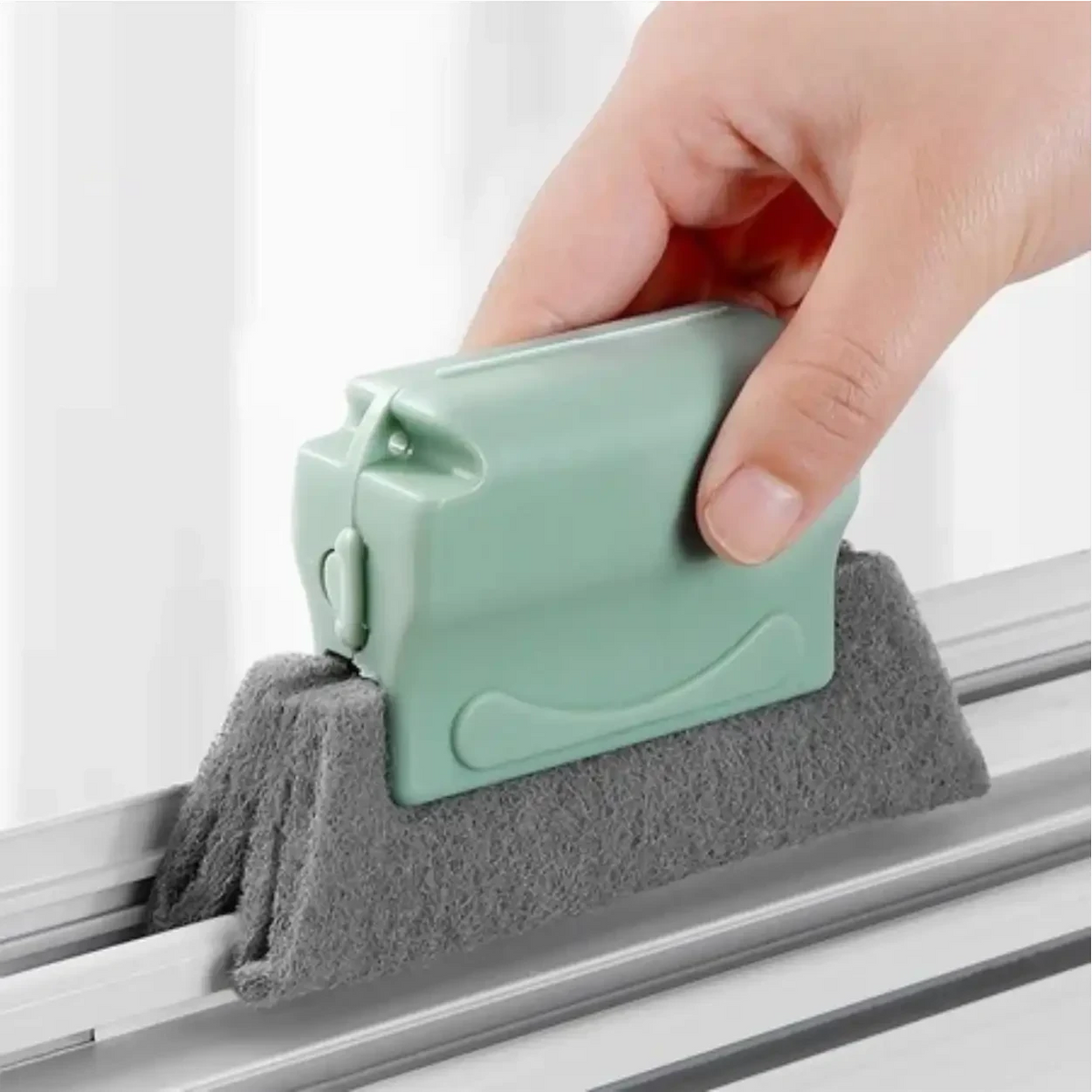 Escova de limpeza Decoricasa verde com fibra cinza para trilhos de janelas e cantos estreitos
