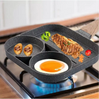 Frigideira antiaderente Decoricasa com 3 divisórias para preparar ovo, carne e vegetais simultaneamente no fogão.