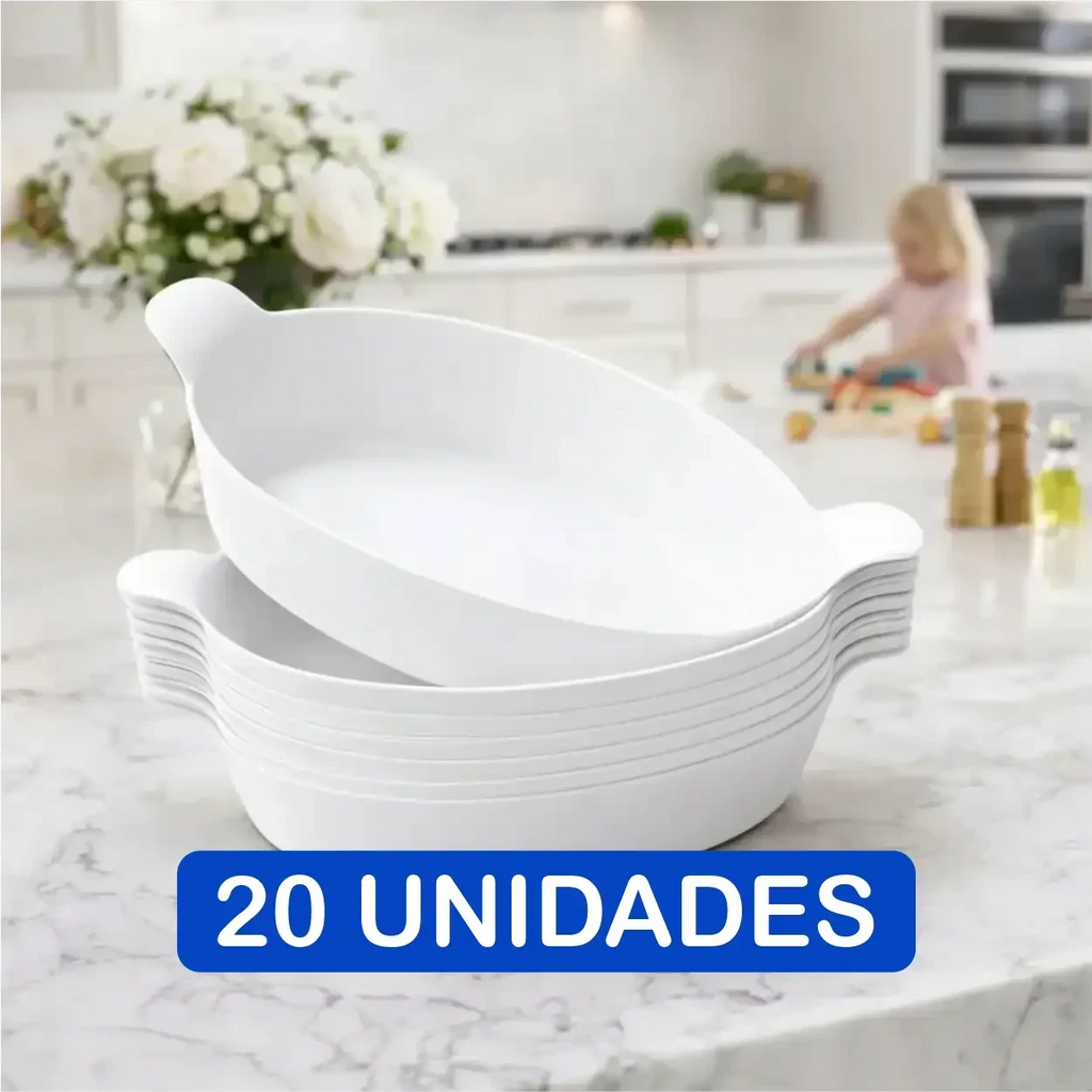 Kit de 20 petisqueiras brancas Decoricasa em formato de canoa, feitas de polipropileno resistente sobre bancada de mármore.